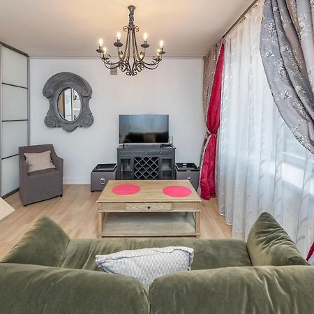 Luxury Gaono Apartments Vilnius Old Town I Self Check In I Free Private Parking Exterior photo