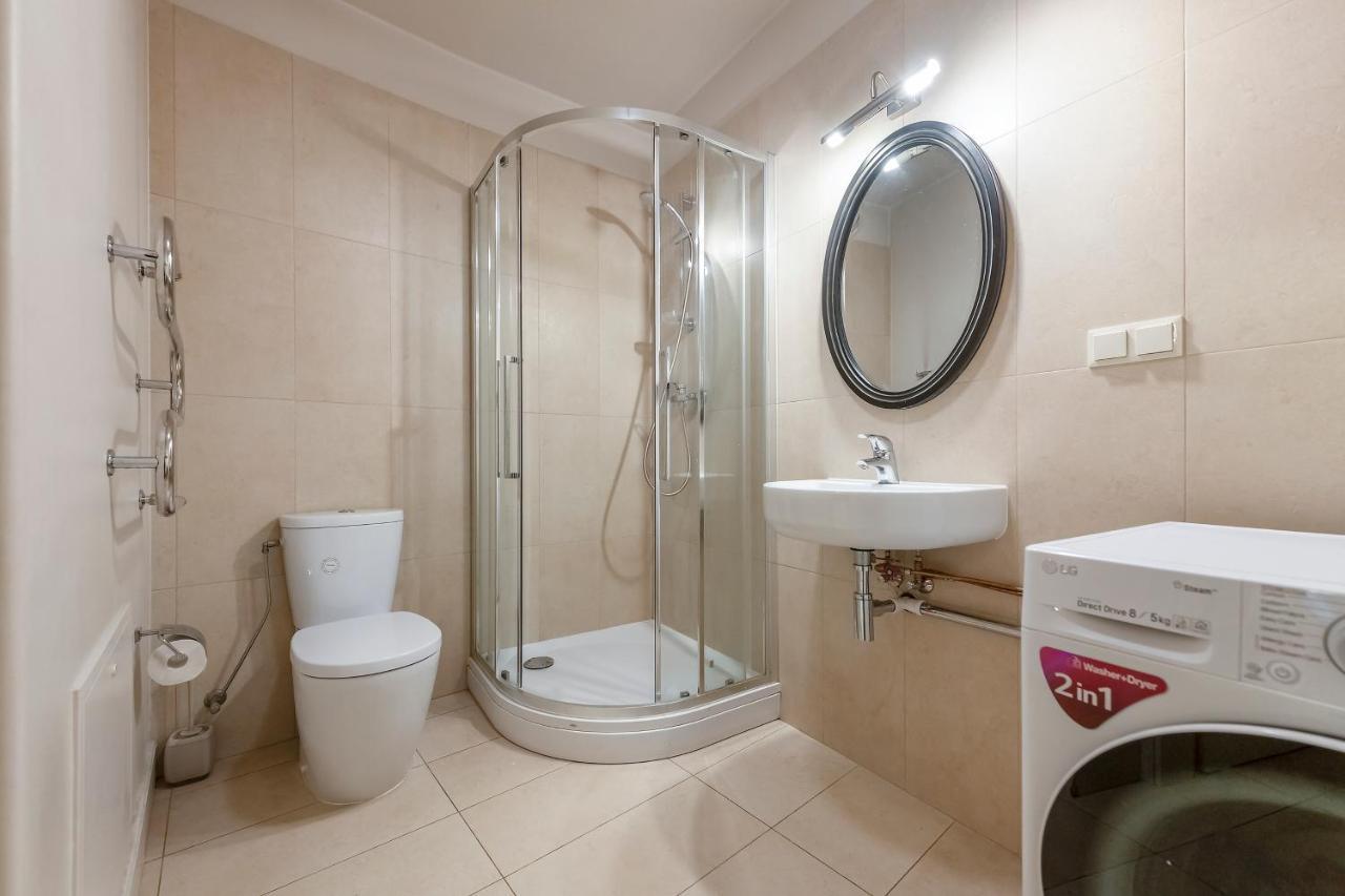 Luxury Gaono Apartments Vilnius Old Town I Self Check In I Free Private Parking Exterior photo