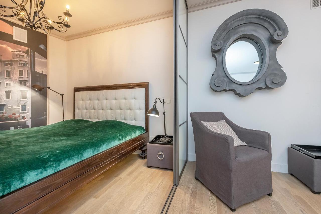 Luxury Gaono Apartments Vilnius Old Town I Self Check In I Free Private Parking Exterior photo