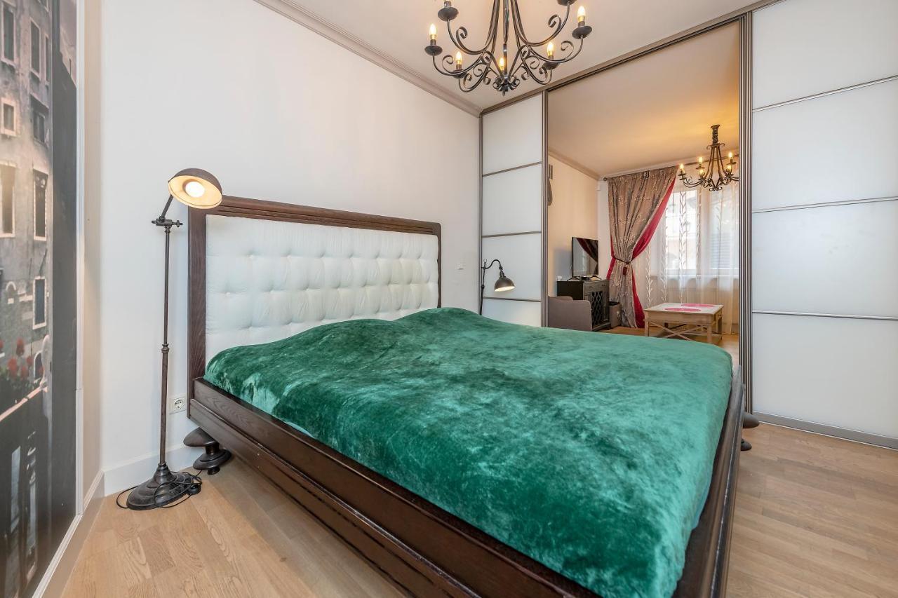 Luxury Gaono Apartments Vilnius Old Town I Self Check In I Free Private Parking Exterior photo